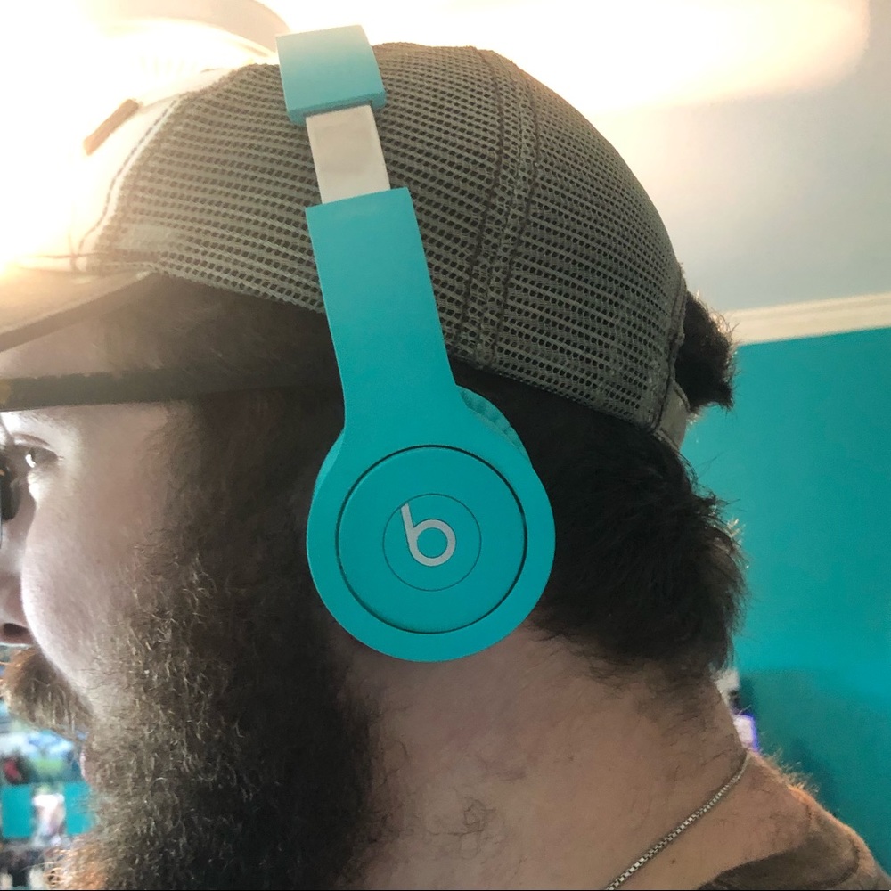 Turquoise beats